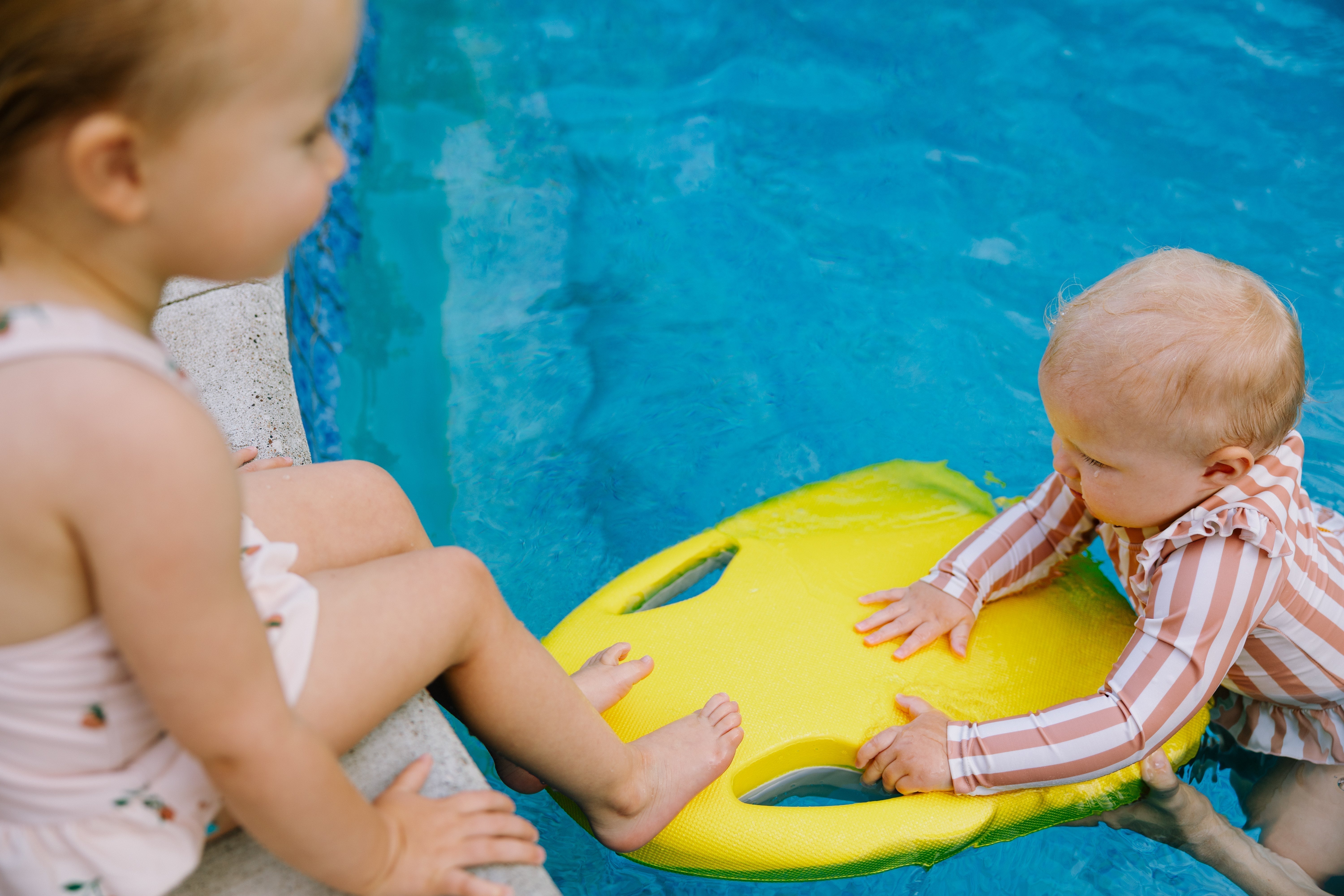 Best Swim Aid for Kids Afraid of Water: Asiwo MAKO Electric Kickboard